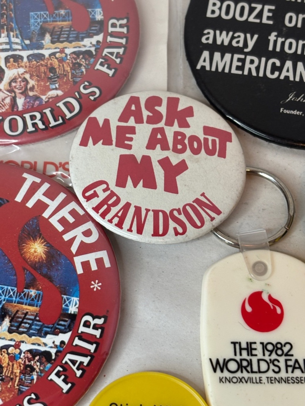 Vintage Collection Memorabilia Buttons and Patches - Picture 8 of 8